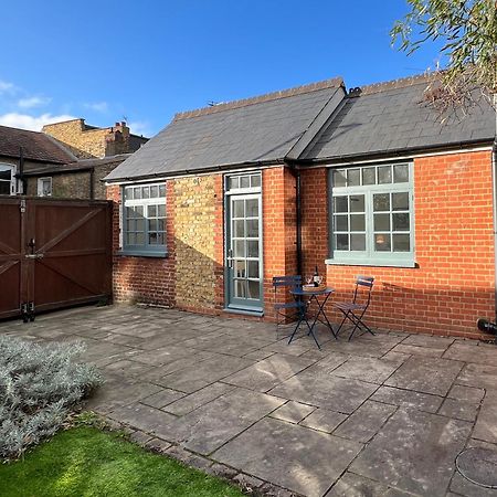 Forge Cottage - Pretty 1 Bedroom Cottage With Free Off Street Parking Лондон Экстерьер фото