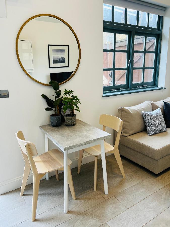 Forge Cottage - Pretty 1 Bedroom Cottage With Free Off Street Parking Лондон Экстерьер фото